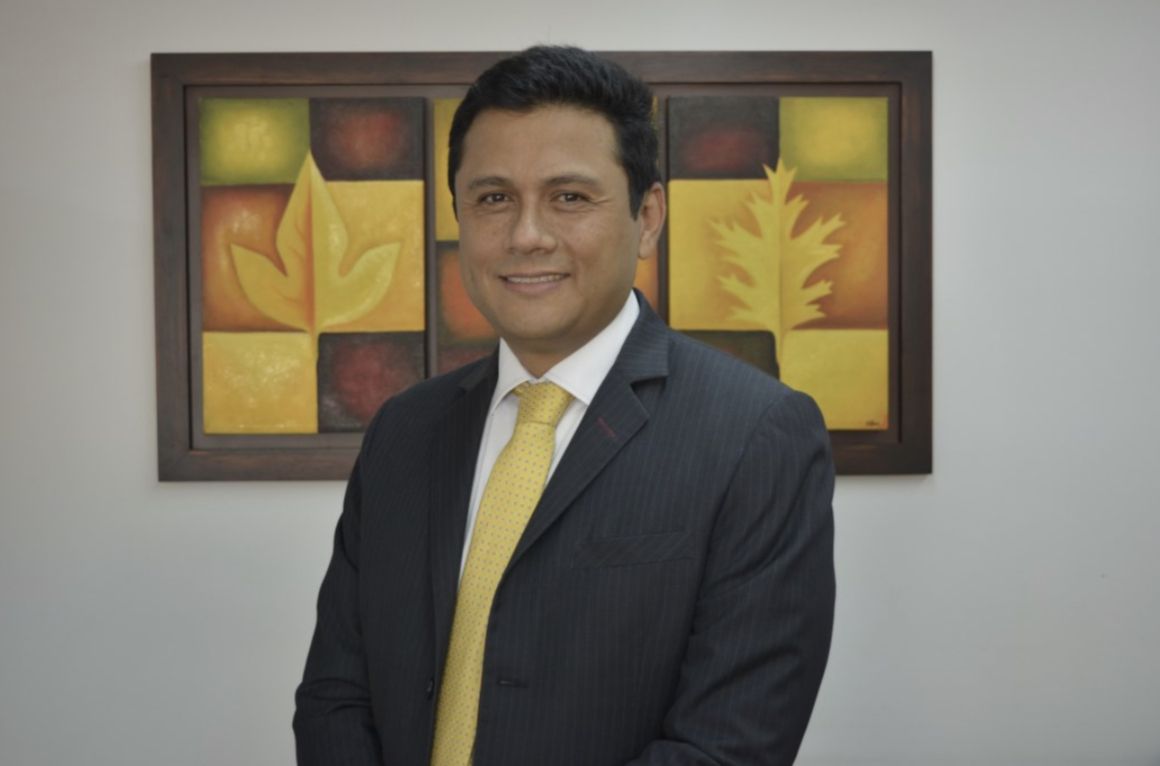universidad cooperativa de colombia tiene nuevo director
