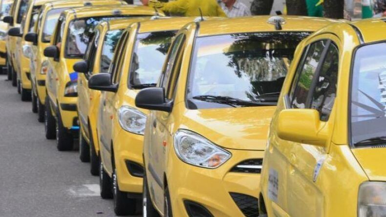 Taxistas protestan hoy en Medellín. Evite estas vías